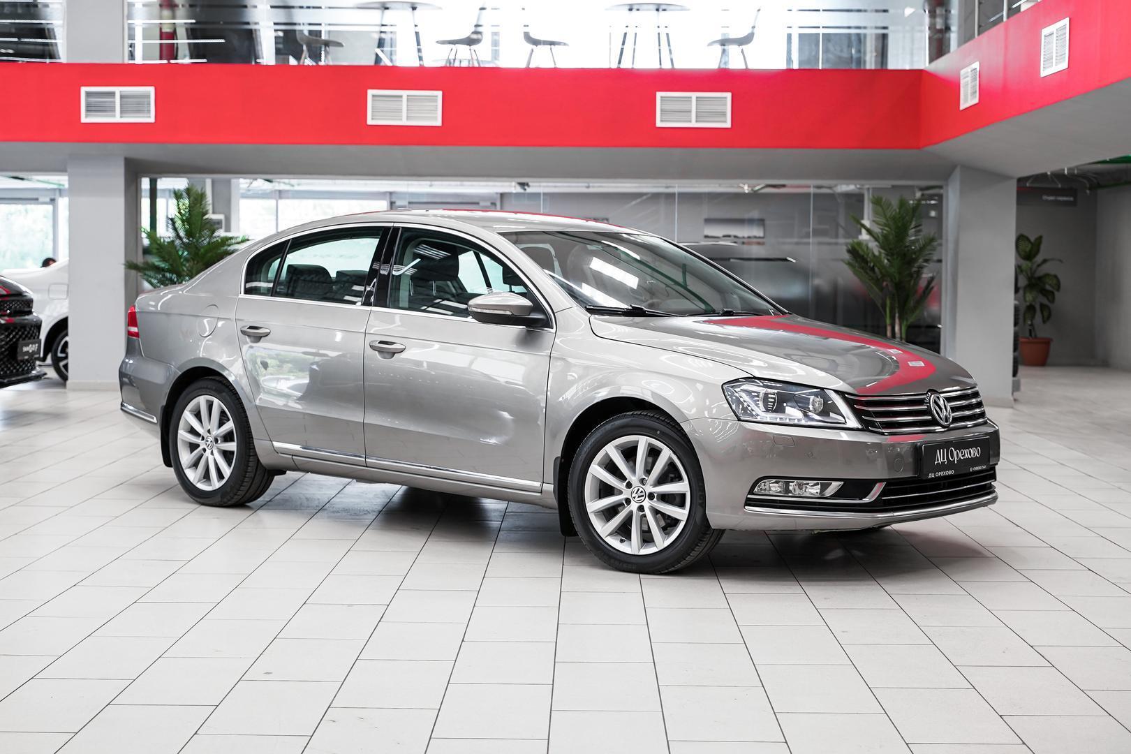 Volkswagen Passat 2014, серый, ДЦ Орехово