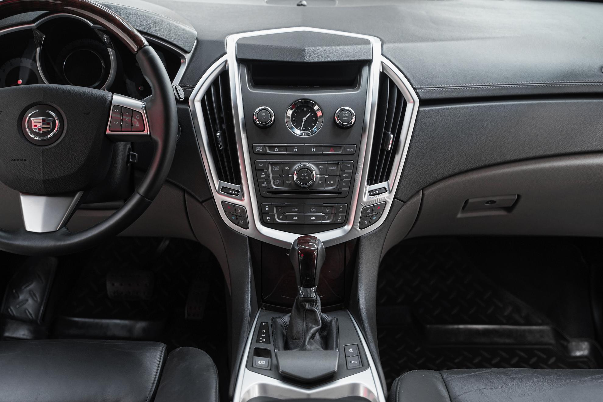 Cadillac SRX 2011, белый, ДЦ Орехово