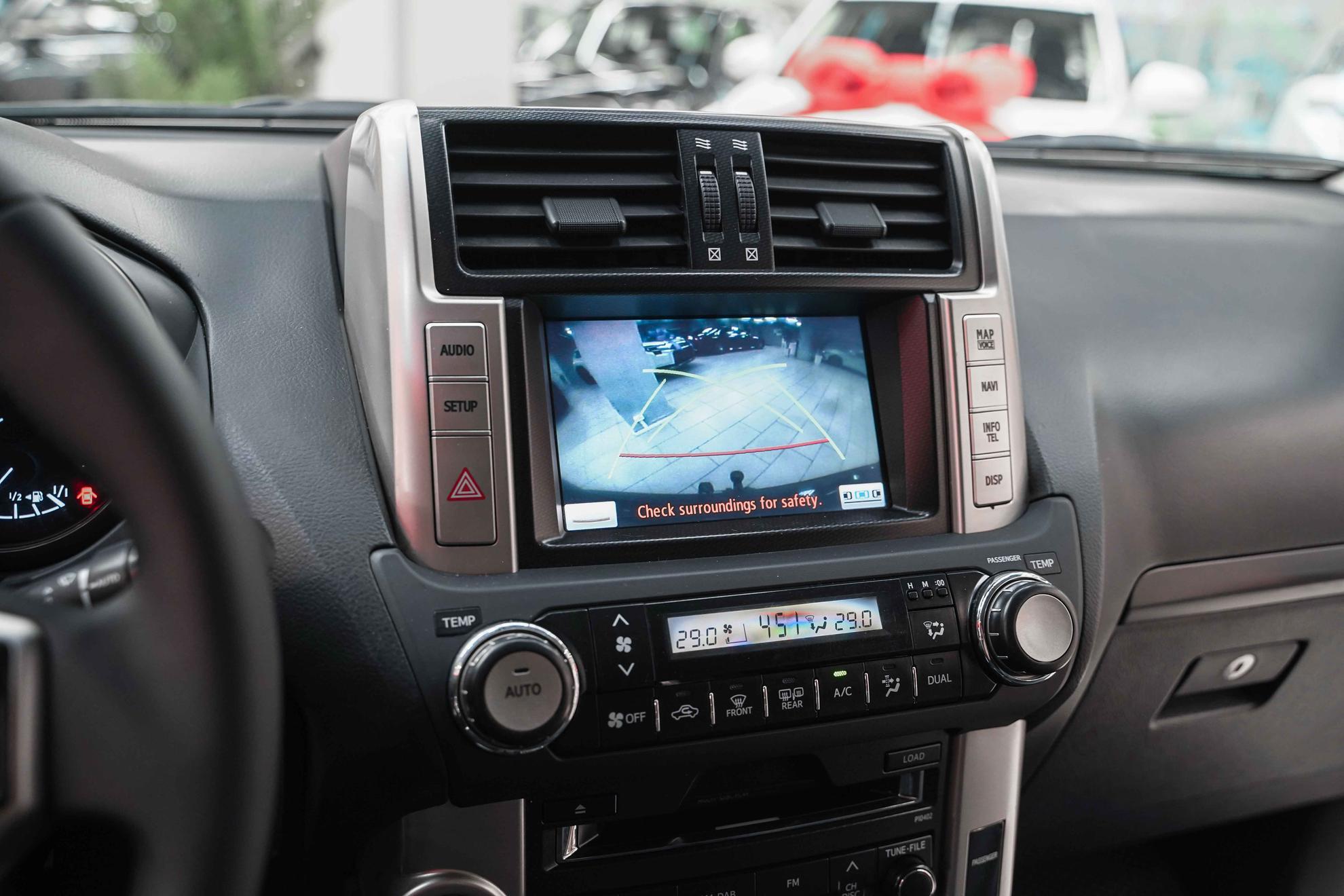 Toyota Land Cruiser Prado 2013, серый, ДЦ Орехово