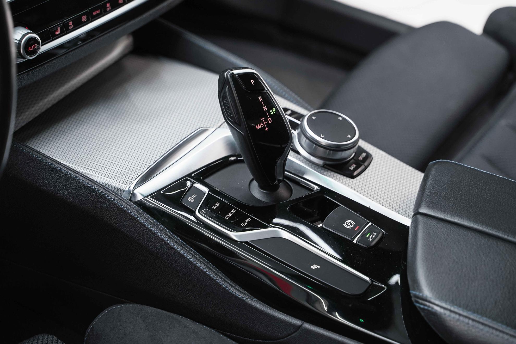 BMW 5 серии 2018, белый, ДЦ Орехово