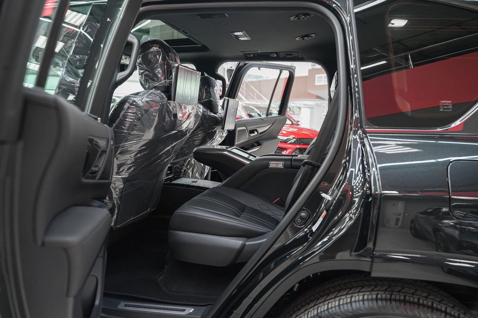 Lexus LX 2025, черный, ДЦ Орехово