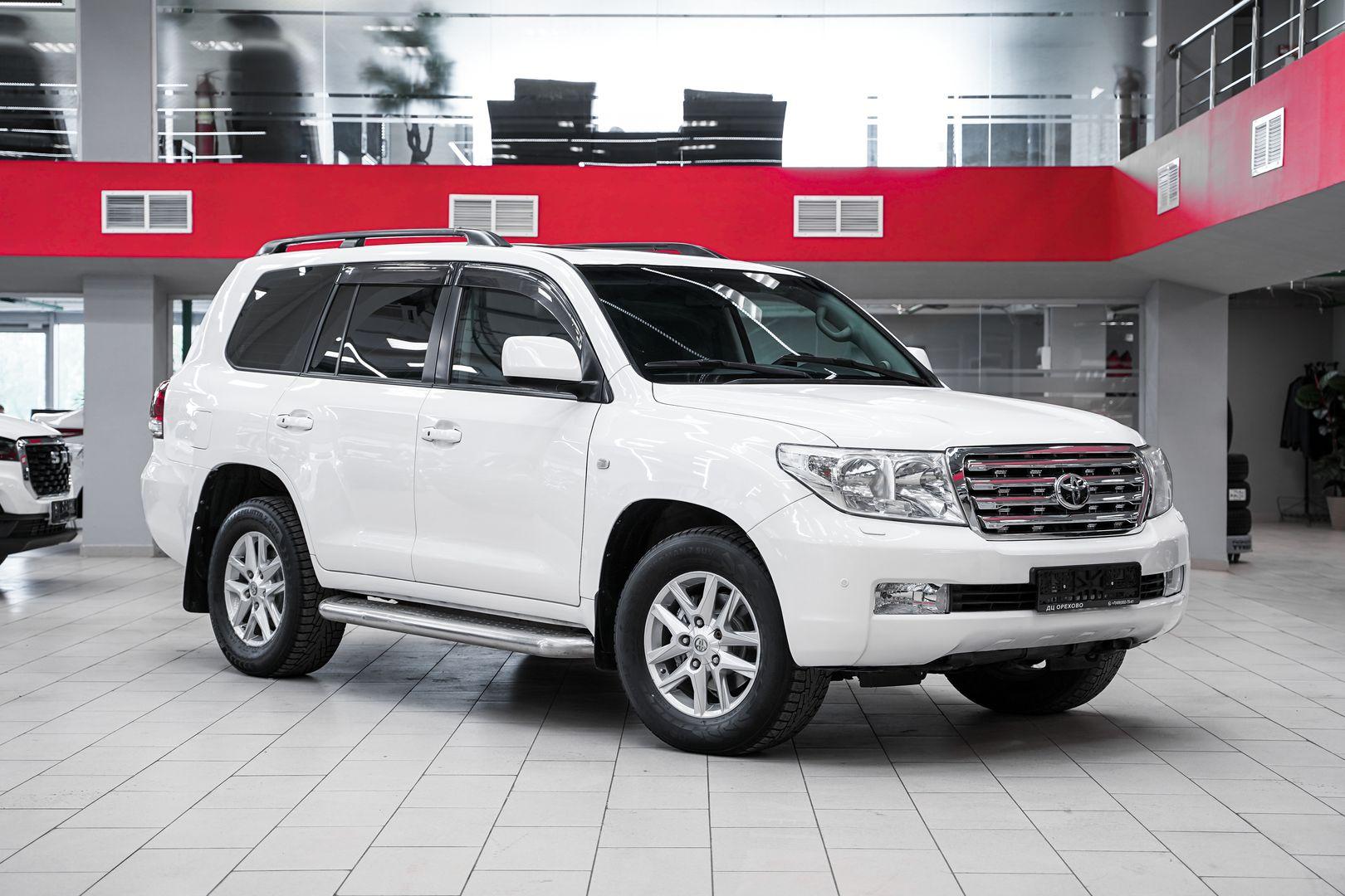 Toyota Land Cruiser 2010, белый, ДЦ Орехово