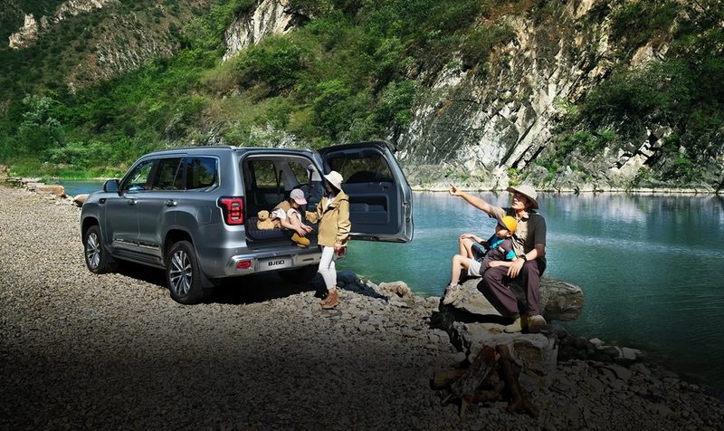 BAIC BJ60, вид сзади, серый цвет кузова