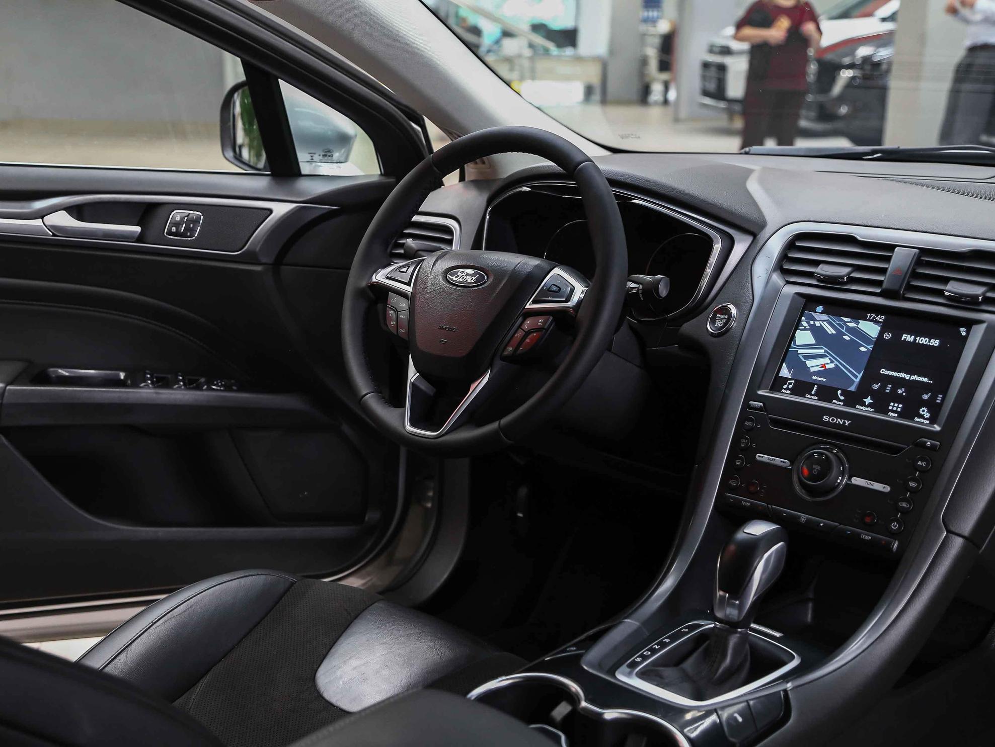 Ford Mondeo 2016, серебряный, ДЦ Орехово
