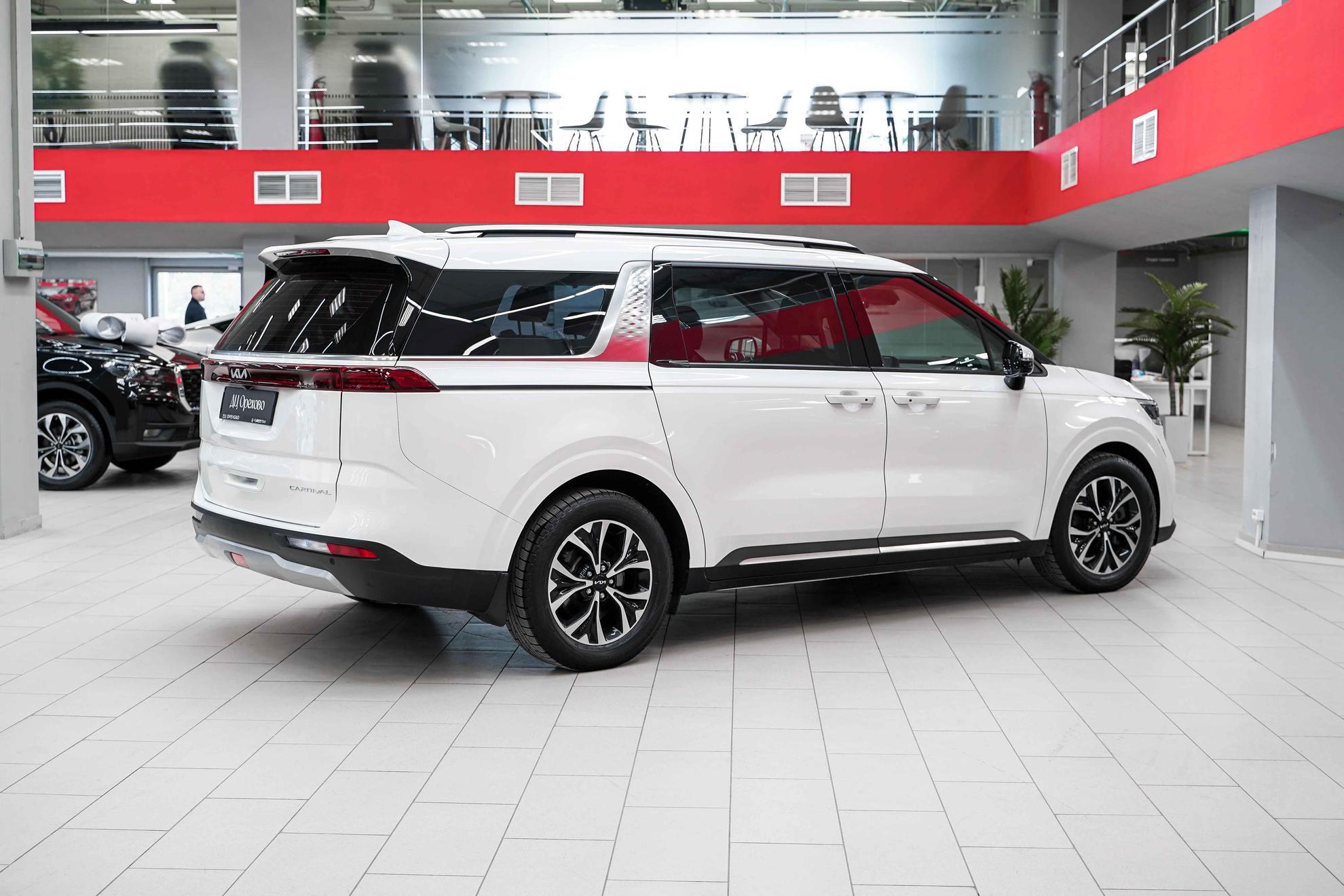 Kia Carnival 2023, белый, ДЦ Орехово