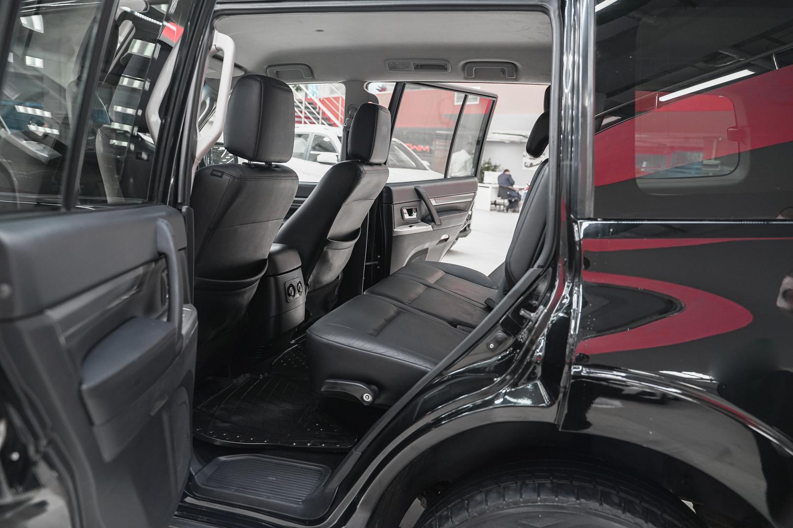 Mitsubishi Pajero 2011, черный, ДЦ Орехово