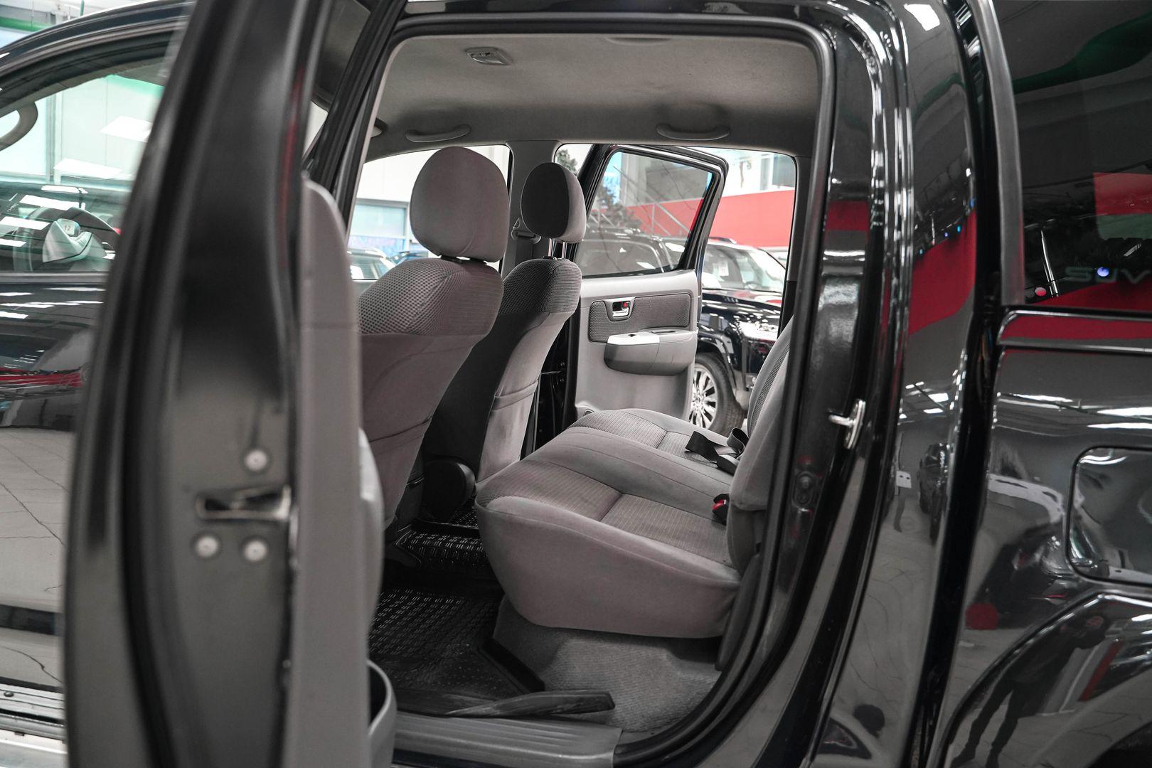 Toyota Hilux 2011, черный, ДЦ Орехово