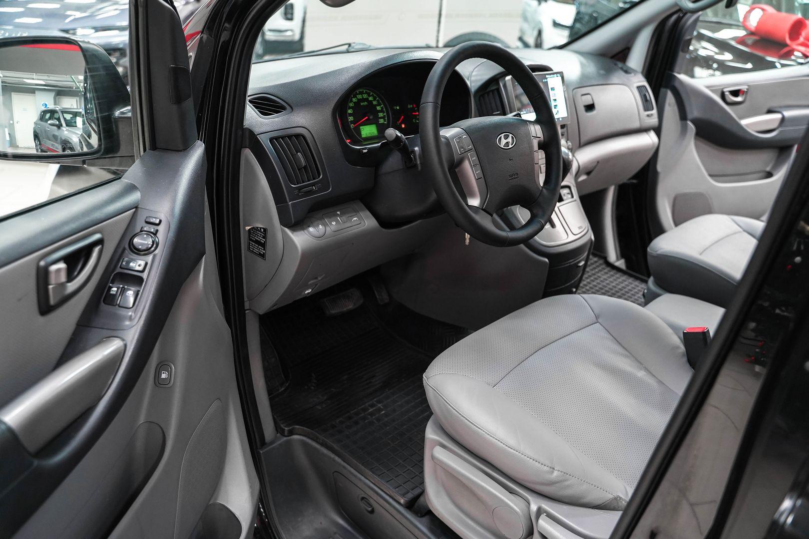 Hyundai Grand Starex 2012, черный, ДЦ Орехово