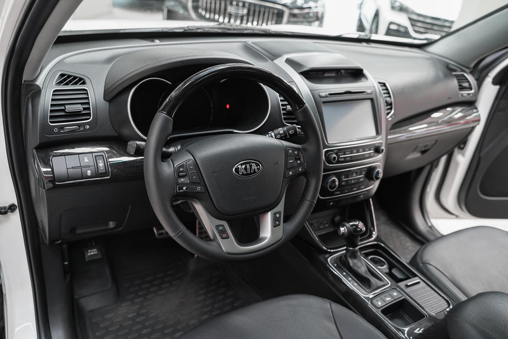 Kia Sorento 2015, белый, ДЦ Орехово