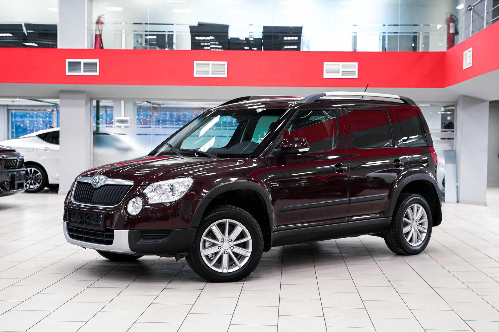 Skoda Yeti 2013, пурпурный, ДЦ Орехово
