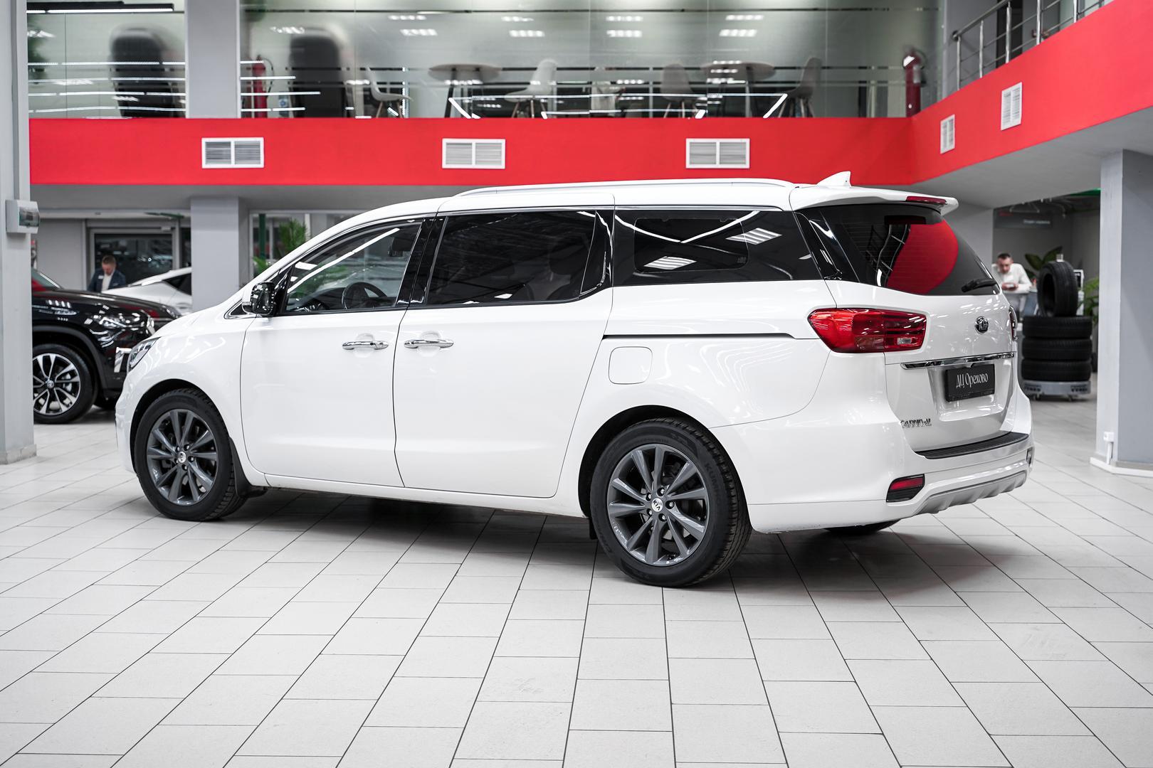 Kia Carnival 2019, белый, ДЦ Орехово