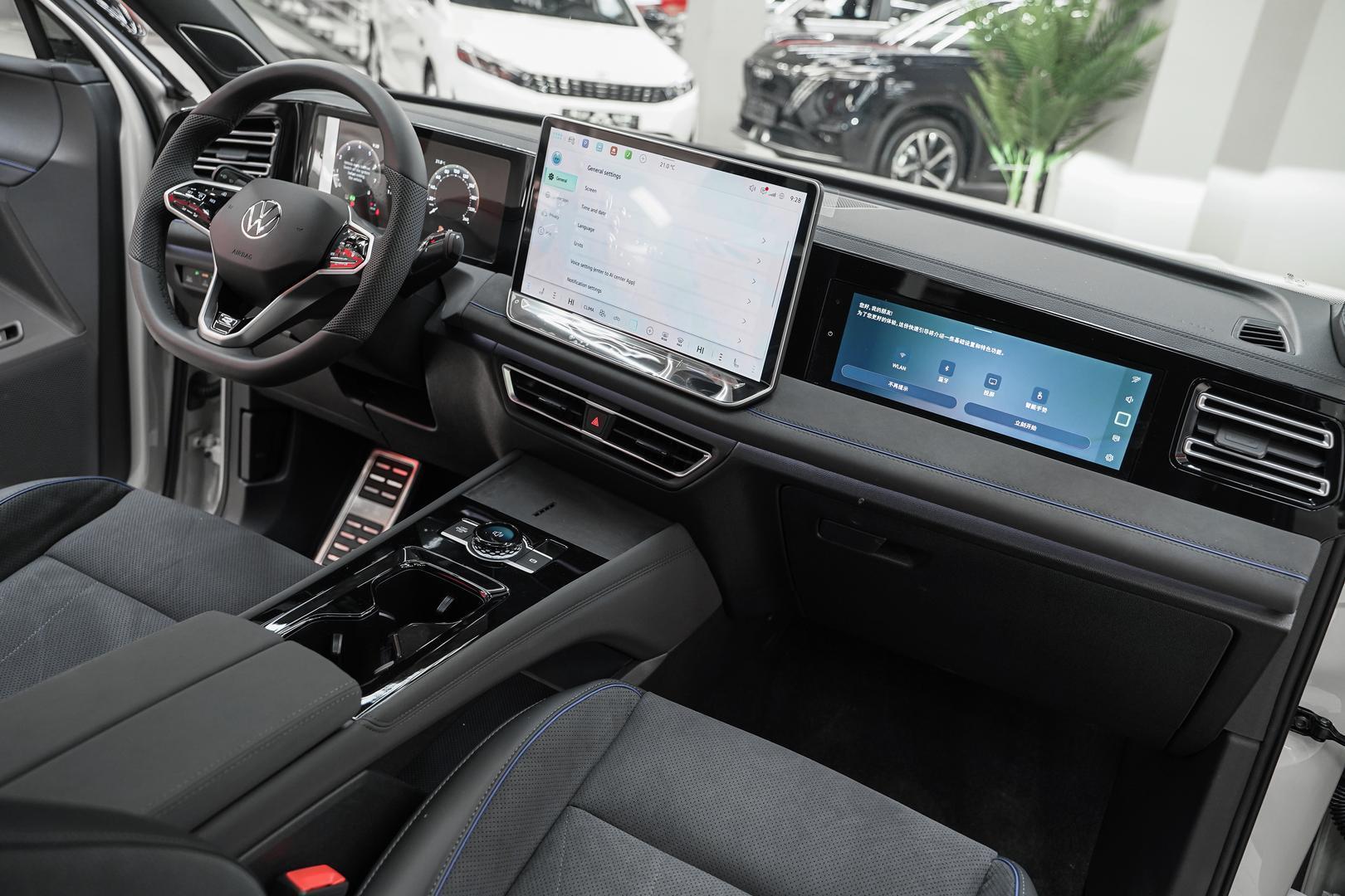 Volkswagen Tiguan 2025, серый, ДЦ Орехово