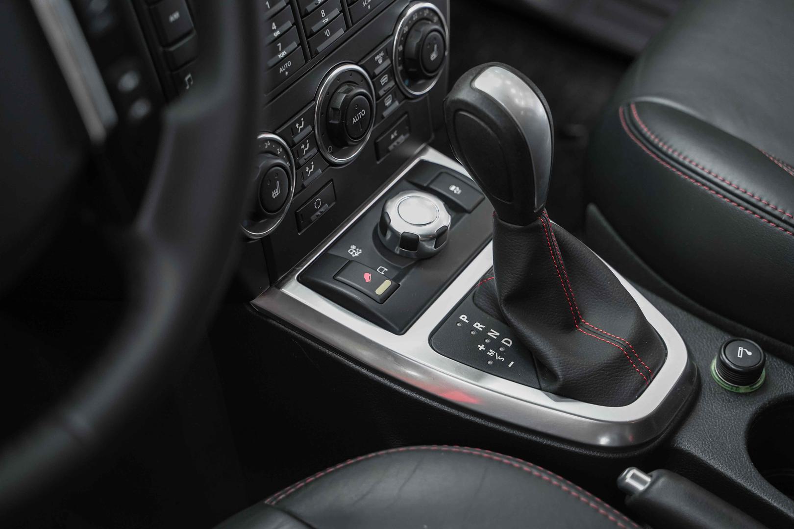Land Rover Freelander 2011, белый, ДЦ Орехово