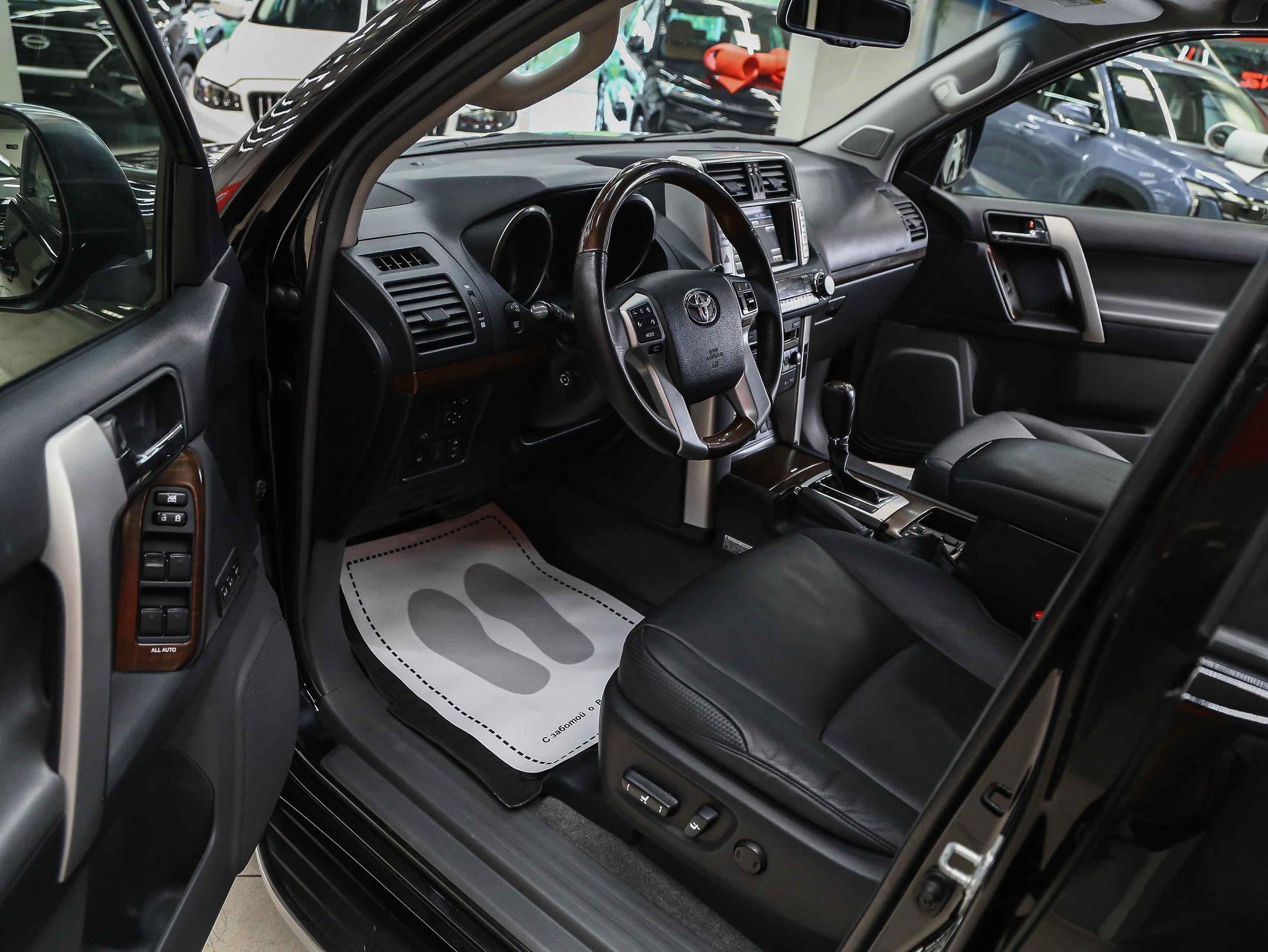 Toyota Land Cruiser Prado 2013, черный, ДЦ Орехово