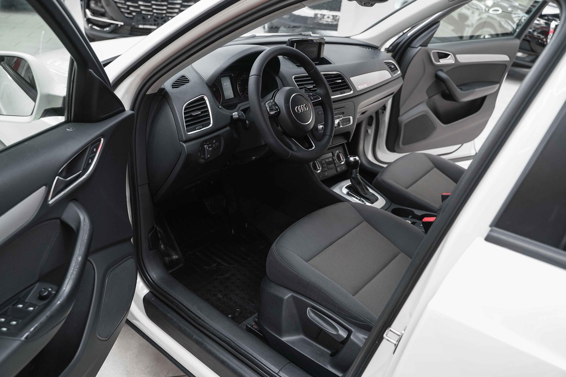 Audi Q3 2013, белый, ДЦ Орехово