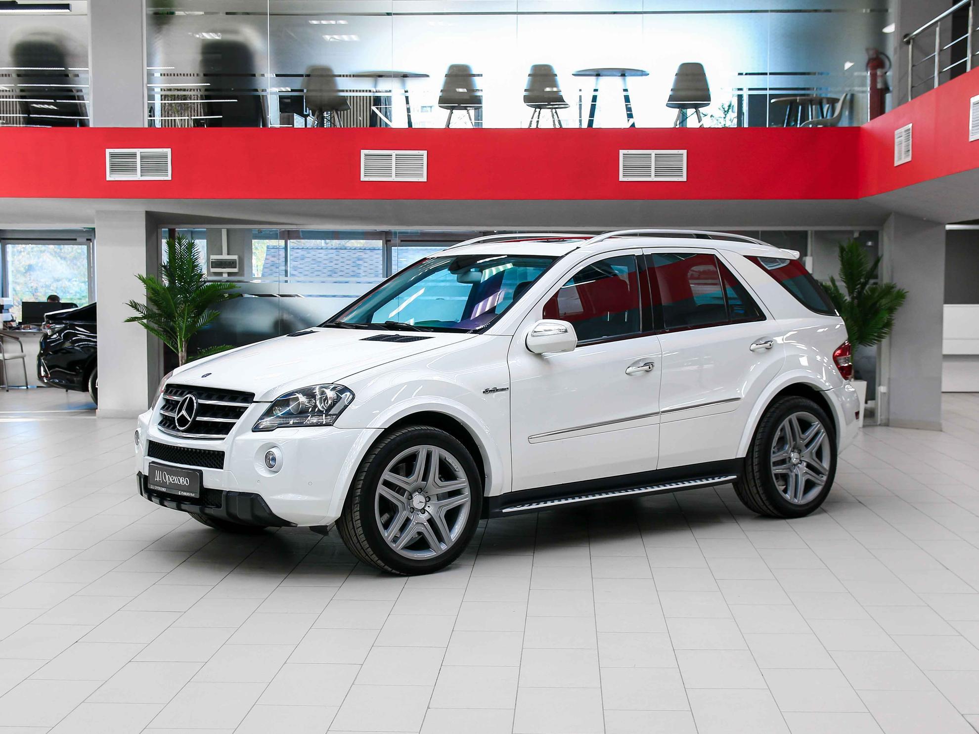 Mercedes-Benz M-Класс AMG 2010, белый, ДЦ Орехово