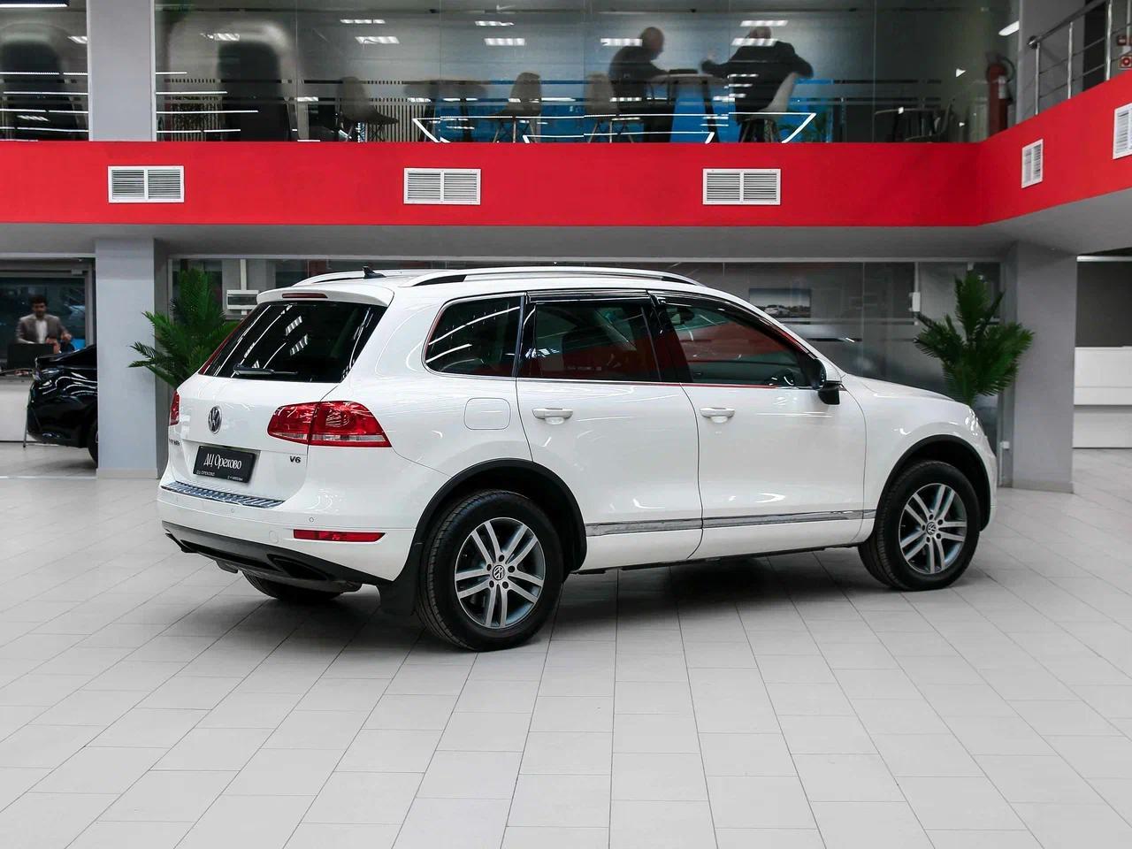 Volkswagen Touareg 2011, белый, ДЦ Орехово