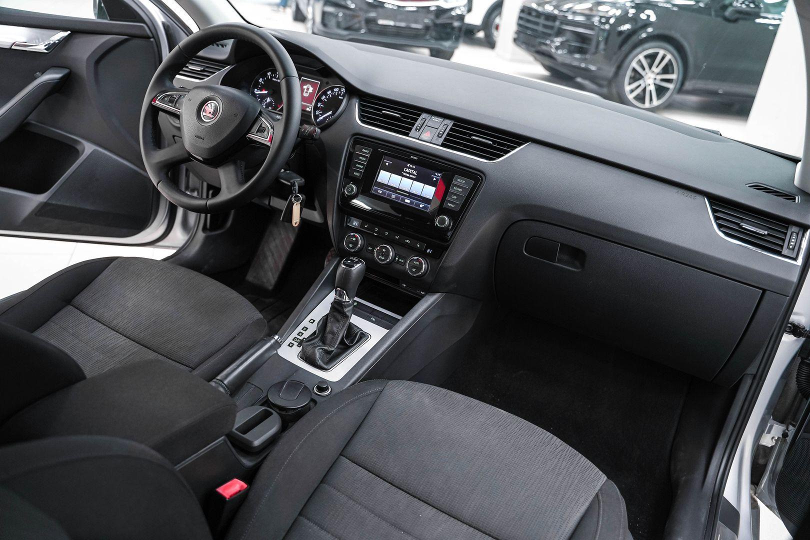 Skoda Octavia 2013, серебряный, ДЦ Орехово
