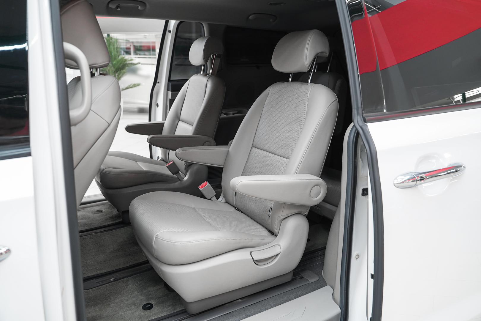 Kia Carnival 2019, белый, ДЦ Орехово