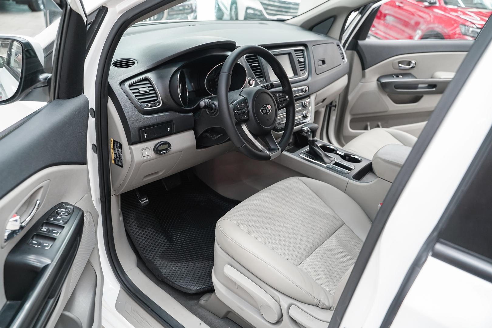 Kia Carnival 2019, белый, ДЦ Орехово