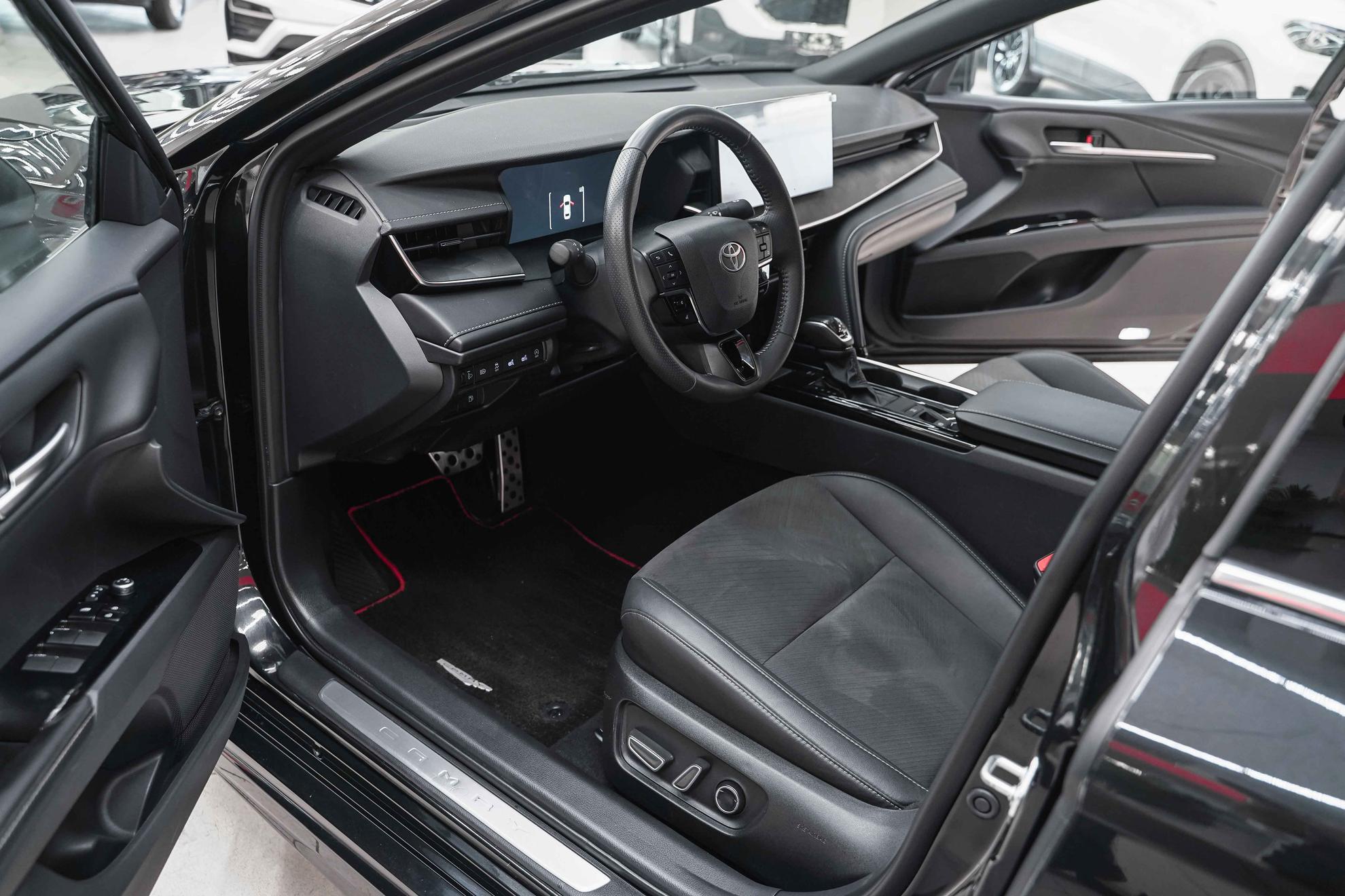 Toyota Camry 2024, черный, ДЦ Орехово
