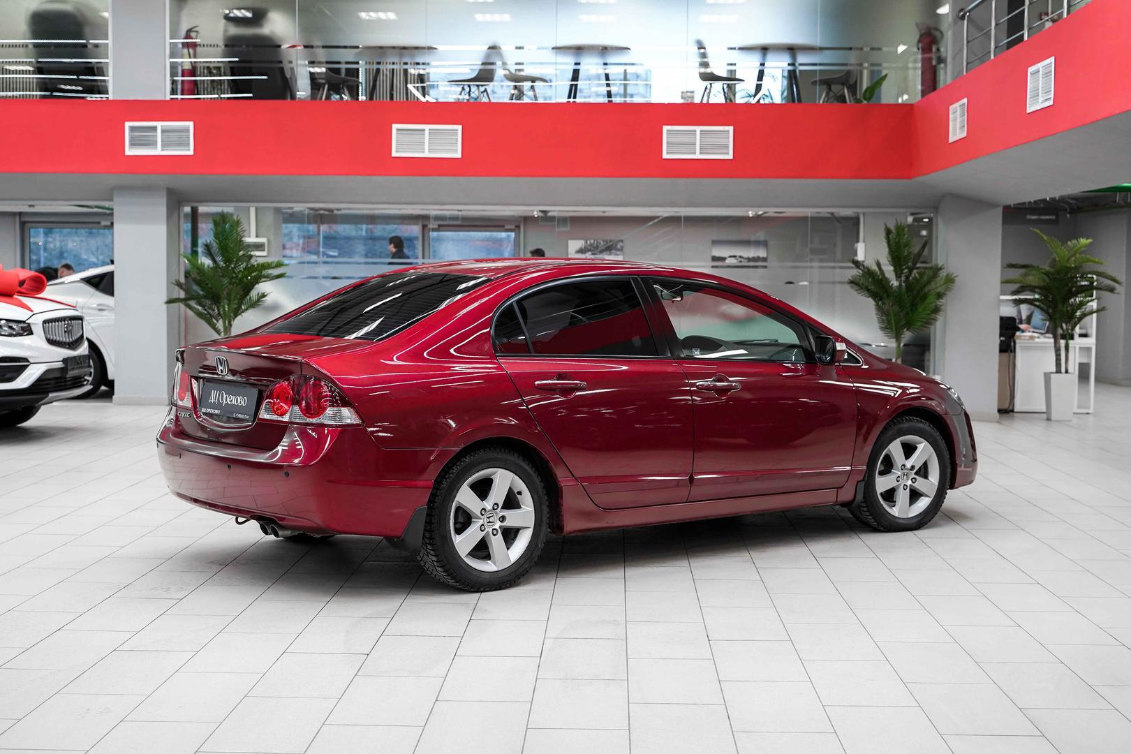 Honda Civic 2007, красный, ДЦ Орехово
