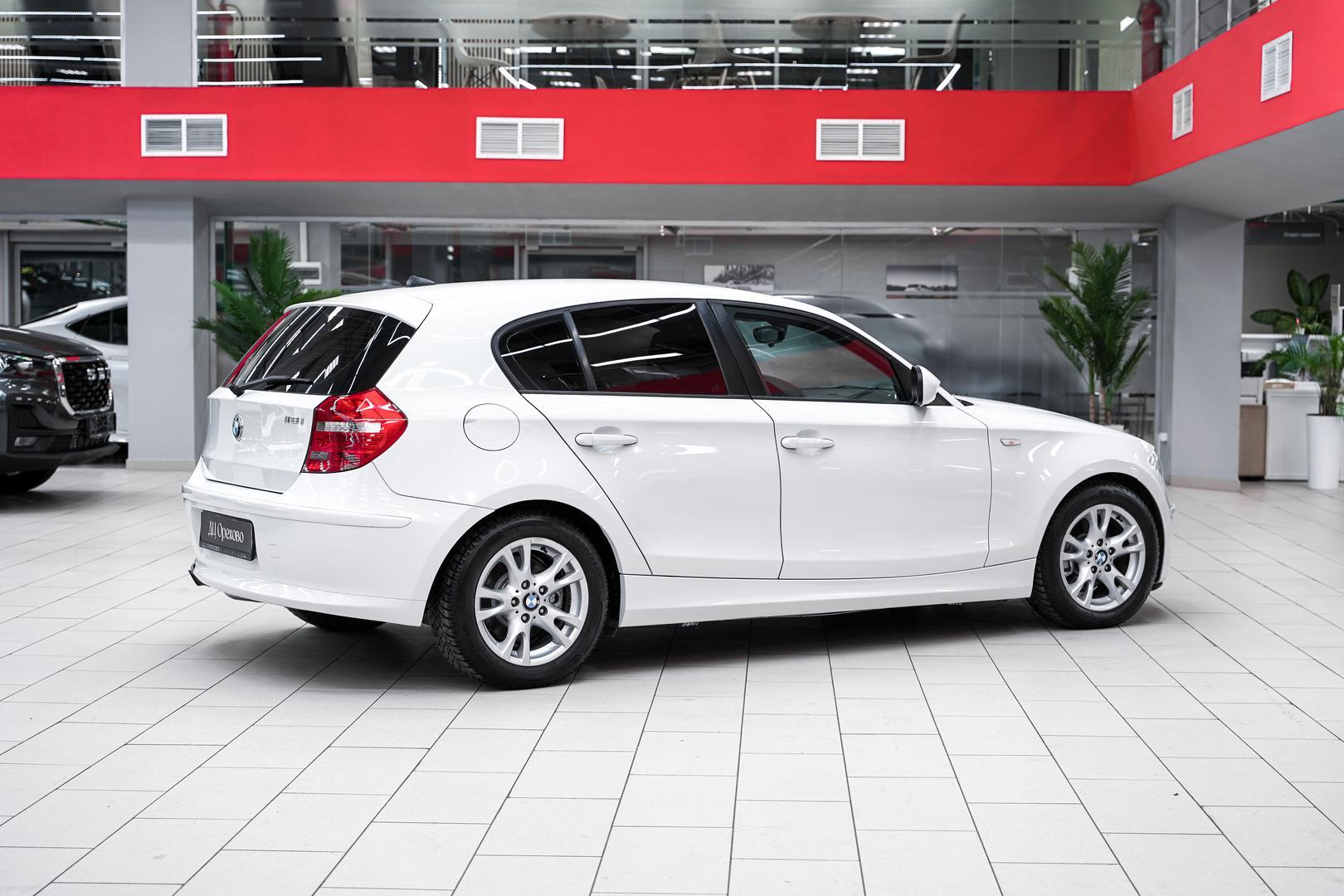 BMW 1 серии 2010, белый, ДЦ Орехово