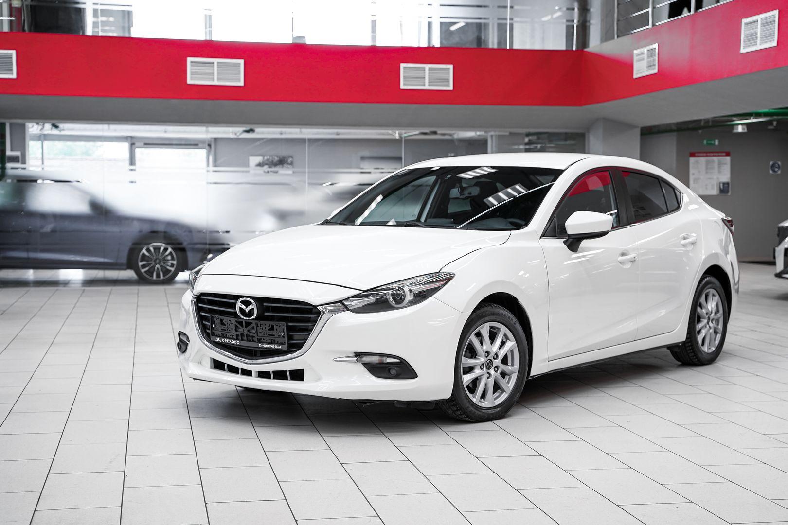 Mazda 3 2018, белый, ДЦ Орехово
