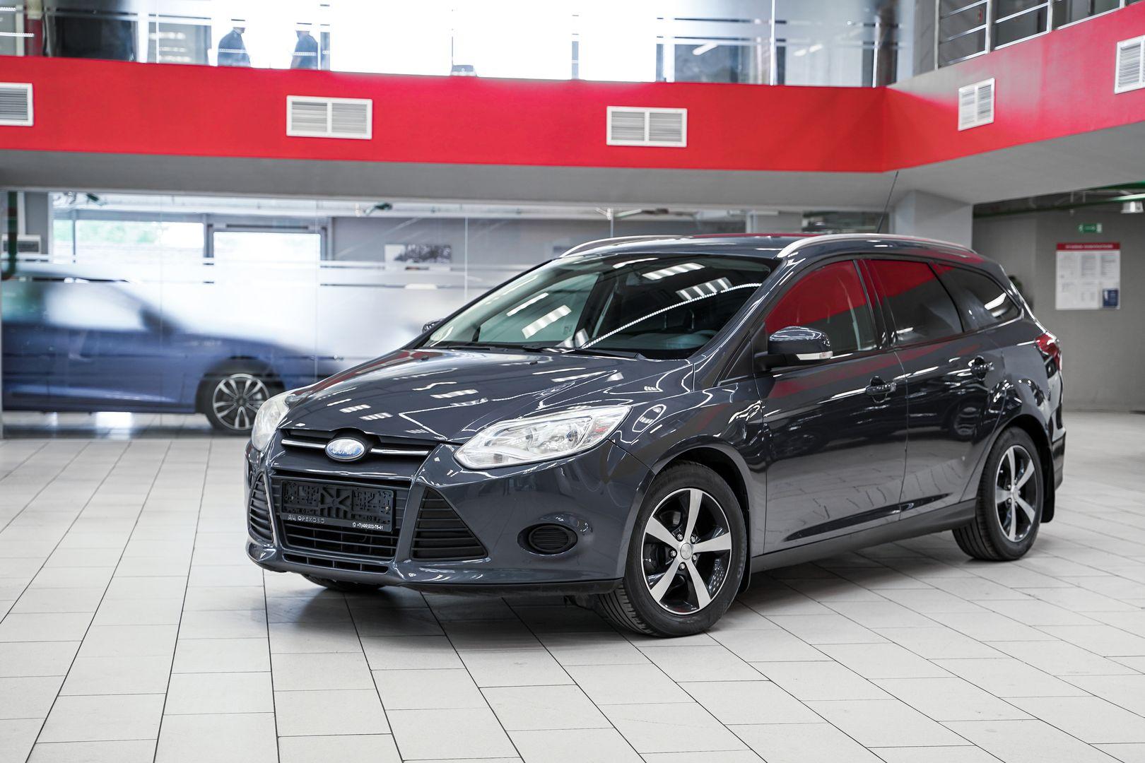 Ford Focus 2013, серый, ДЦ Орехово