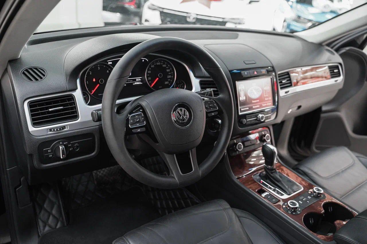 Volkswagen Touareg 2011, черный, ДЦ Орехово