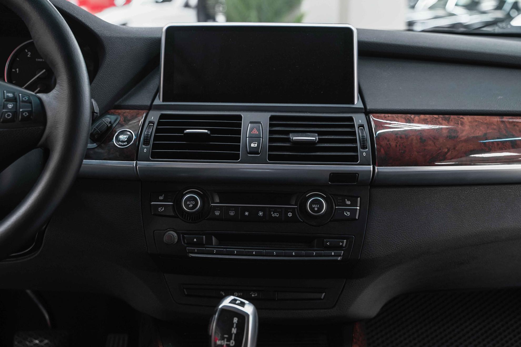 BMW X5 2011, белый, ДЦ Орехово