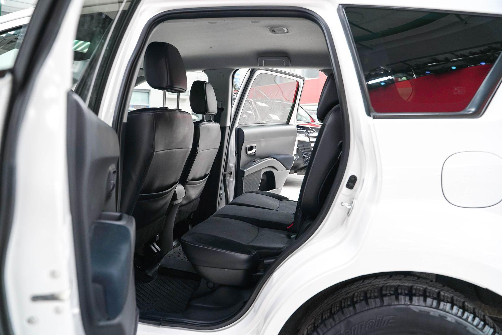 Citroen C-Crosser 2012, белый, ДЦ Орехово