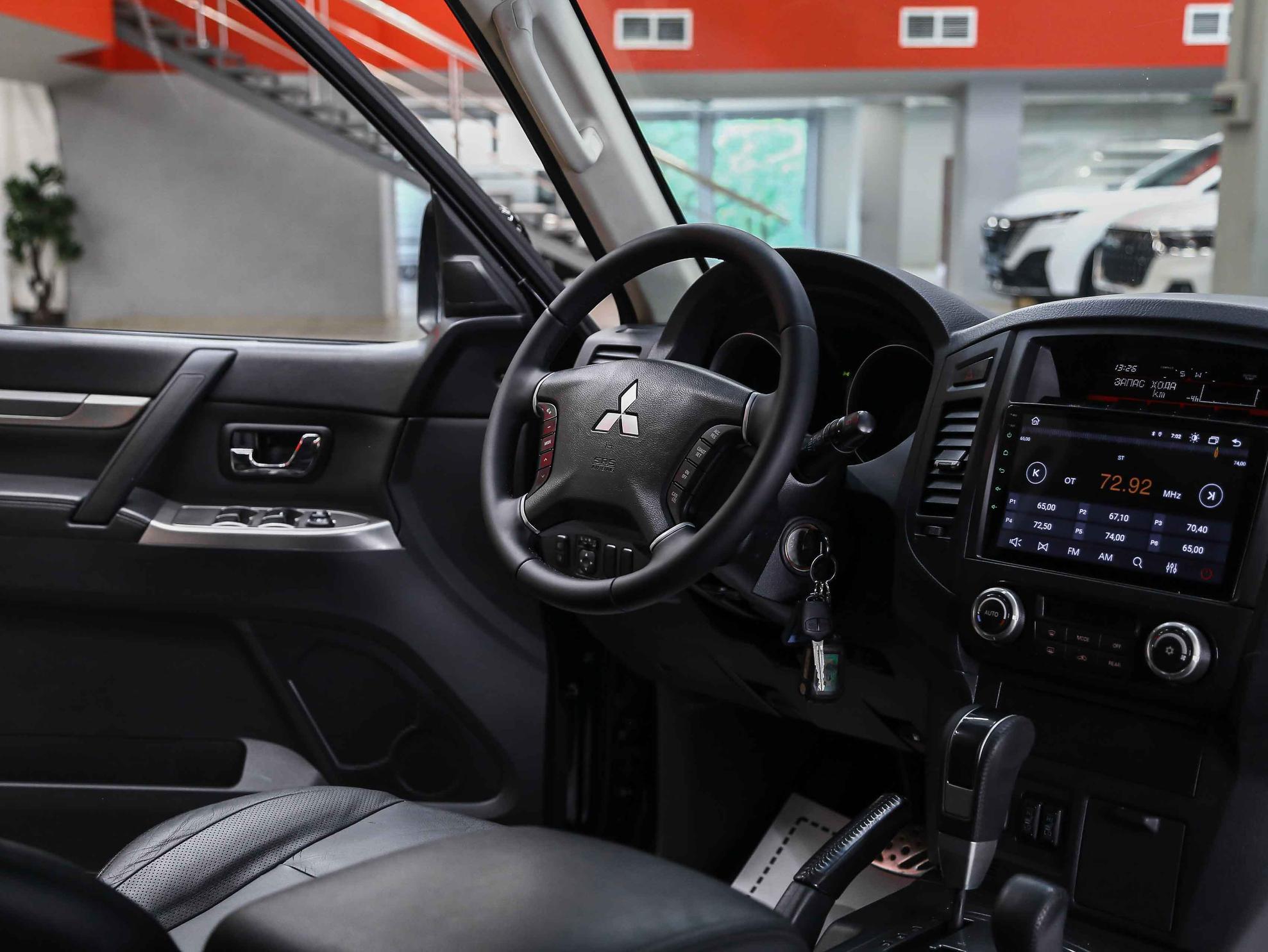 Mitsubishi Pajero 2013, черный, ДЦ Орехово