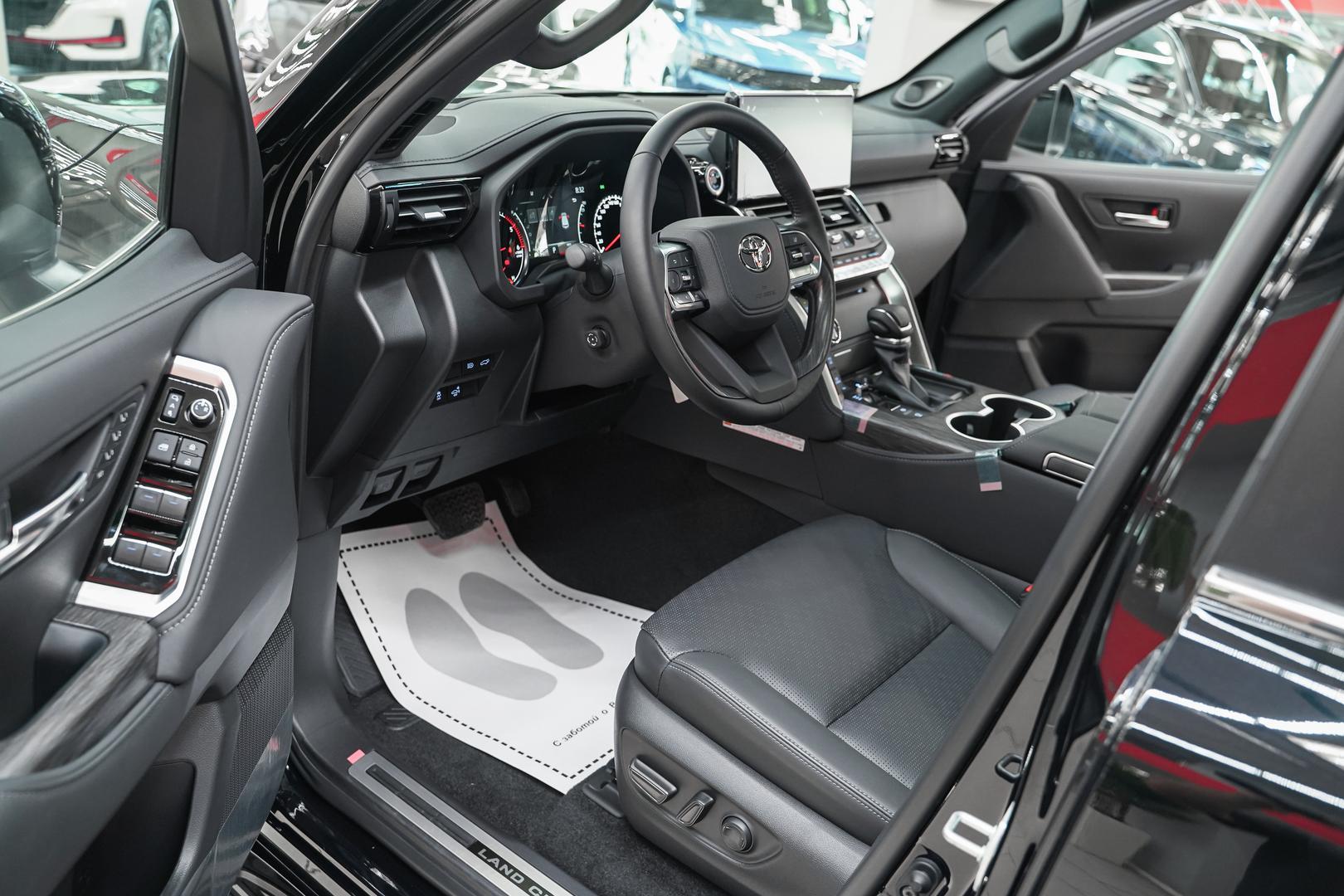 Toyota Land Cruiser 2024, черный, ДЦ Орехово