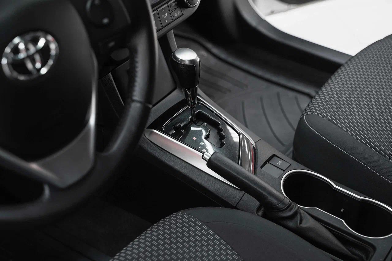 Toyota Corolla 2013, белый, ДЦ Орехово