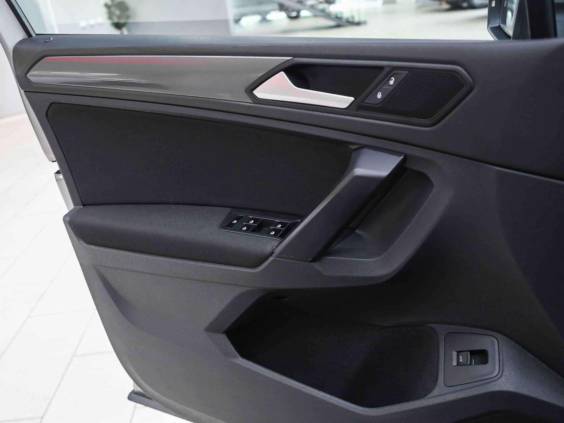 Volkswagen Tiguan 2020, серый, ДЦ Орехово