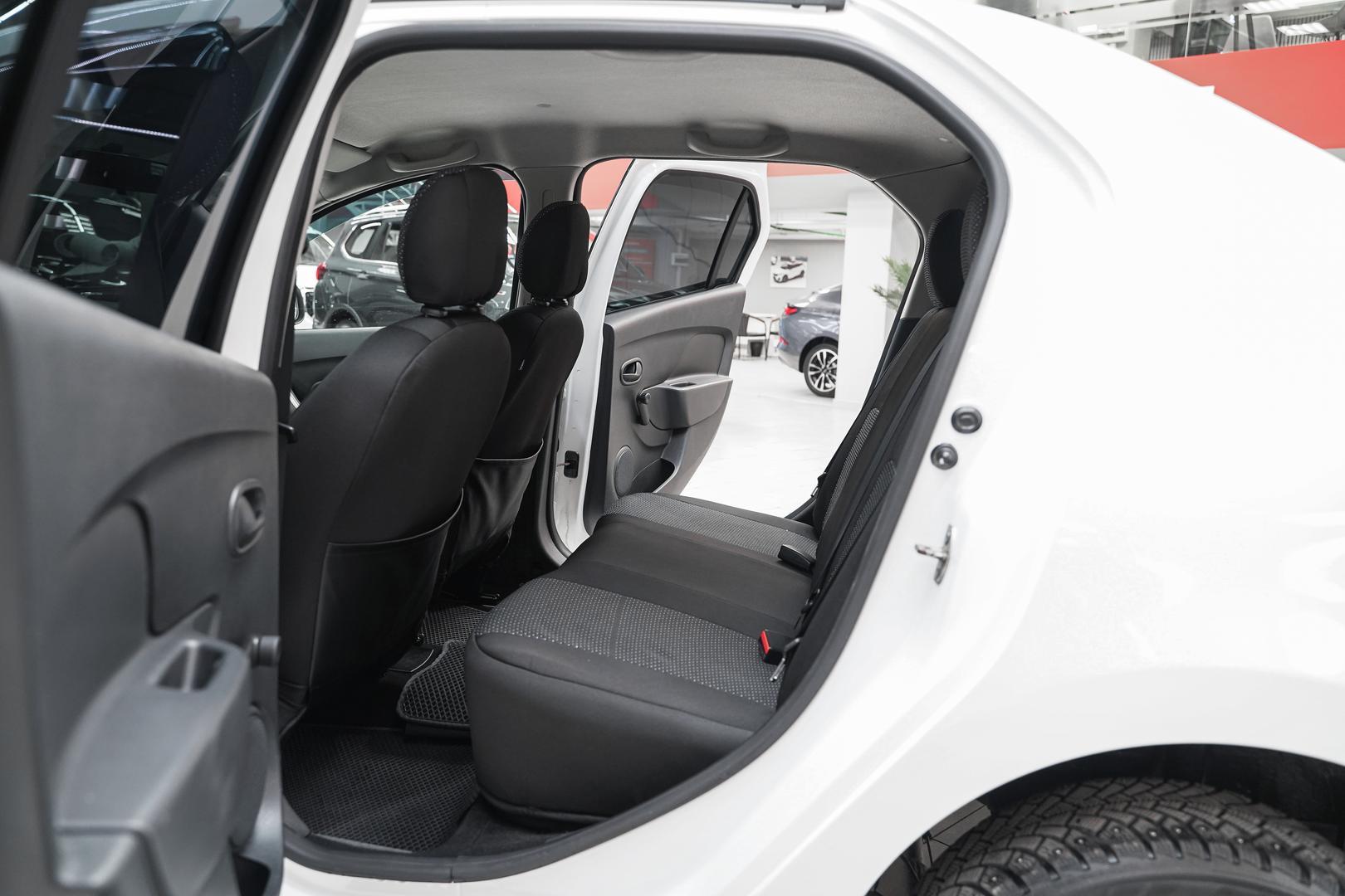 Renault Logan 2015, белый, ДЦ Орехово