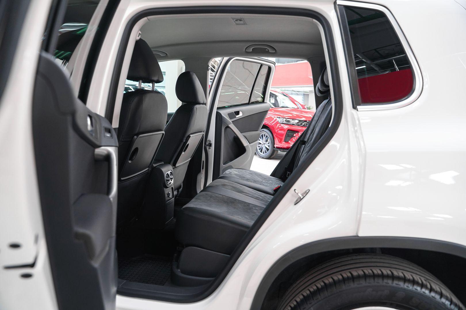Volkswagen Tiguan 2008, белый, ДЦ Орехово