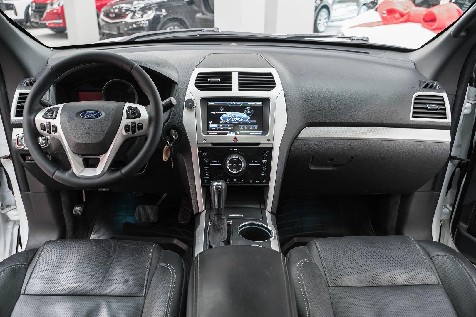 Ford Explorer 2013, белый, ДЦ Орехово
