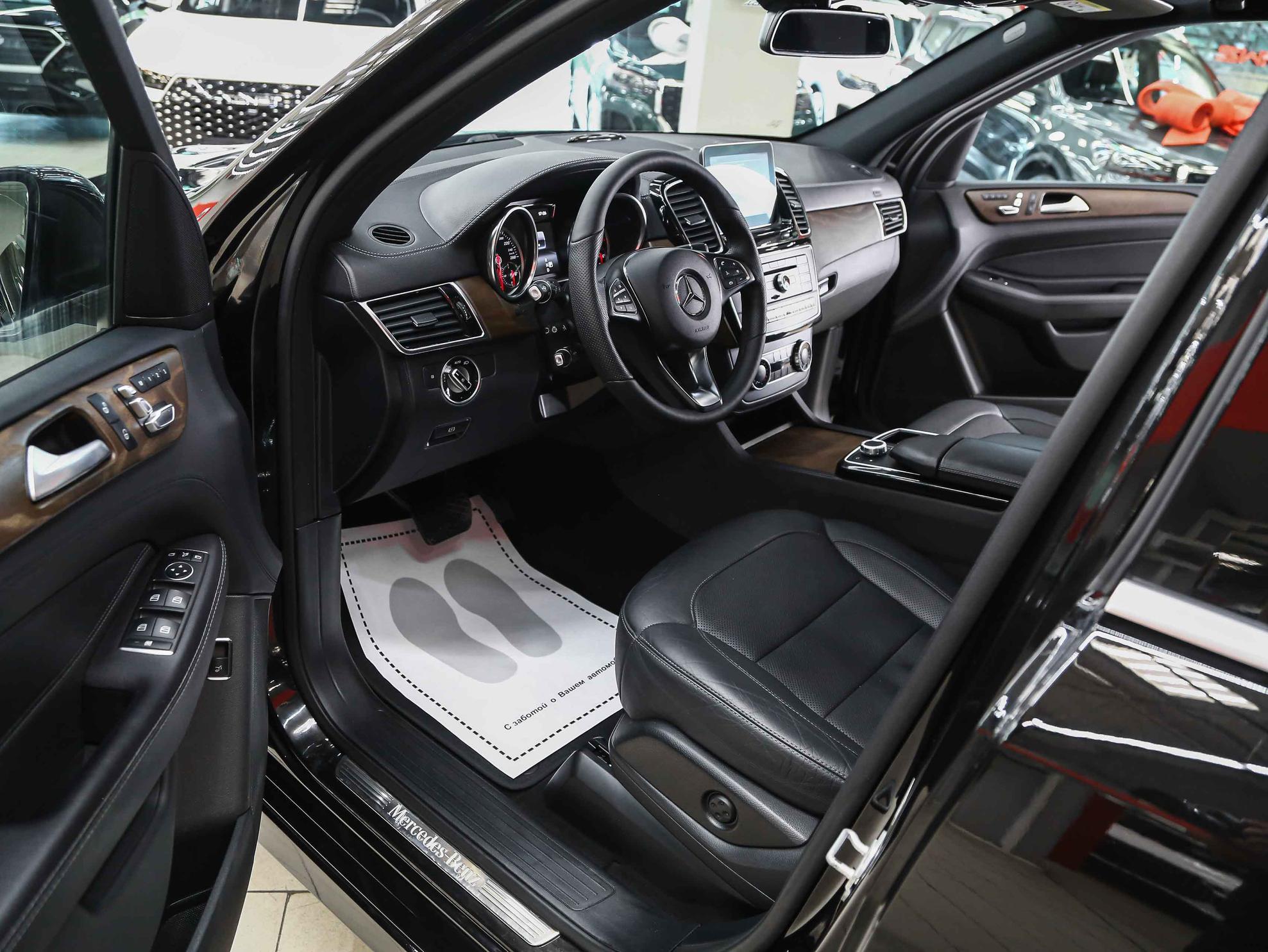 Mercedes-Benz GLE 2017, черный, ДЦ Орехово