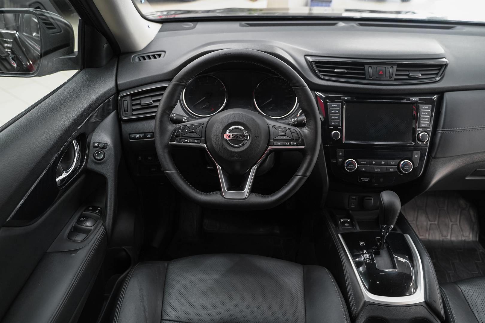 Nissan X-Trail 2018, зеленый, ДЦ Орехово