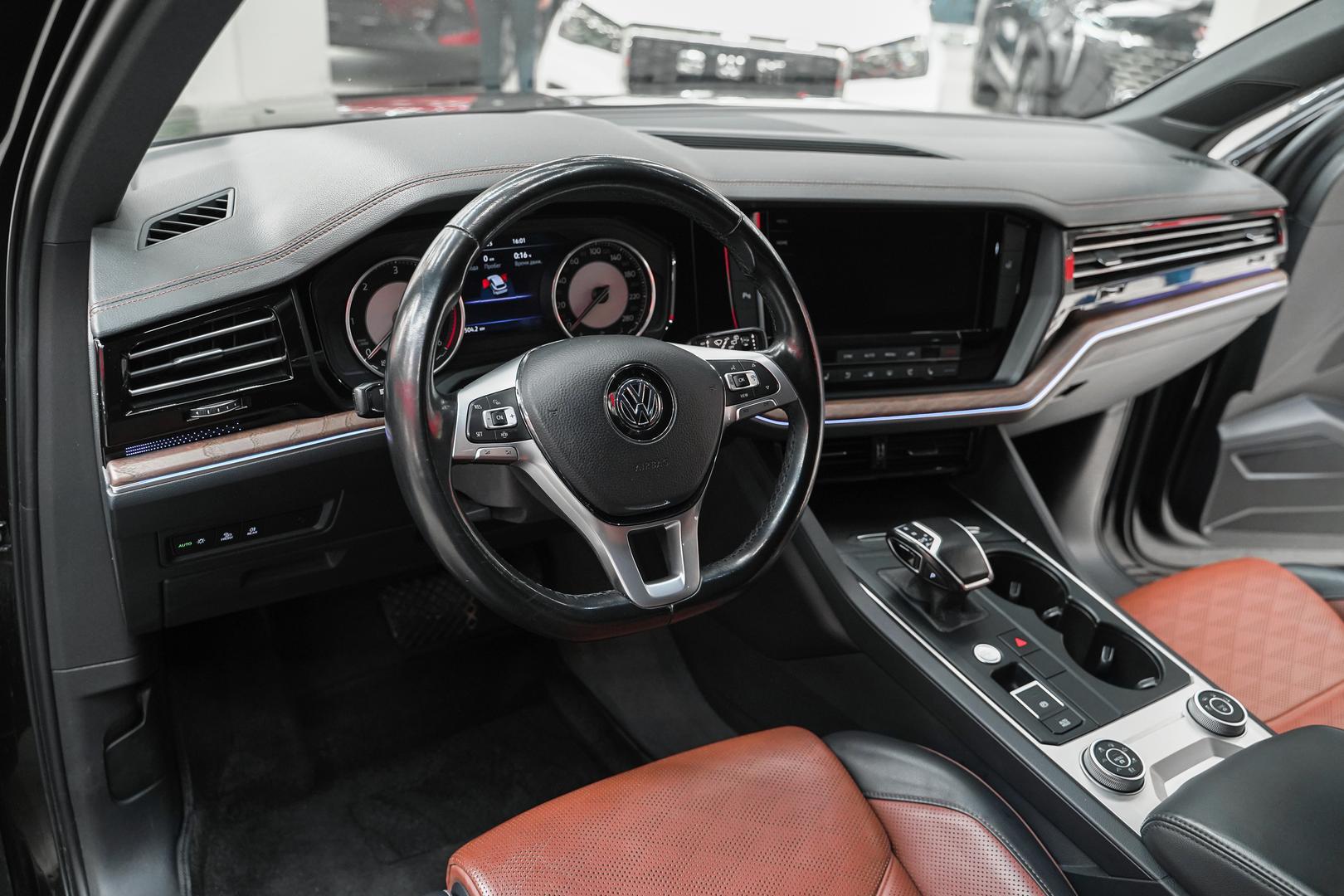 Volkswagen Touareg 2018, коричневый, ДЦ Орехово