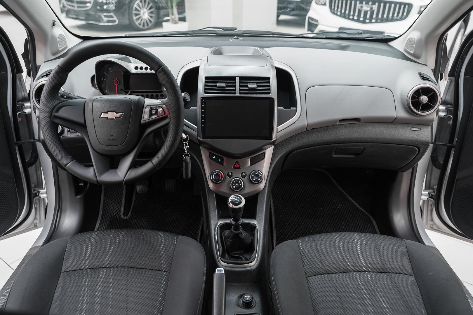 Chevrolet Aveo 2013, серебряный, ДЦ Орехово