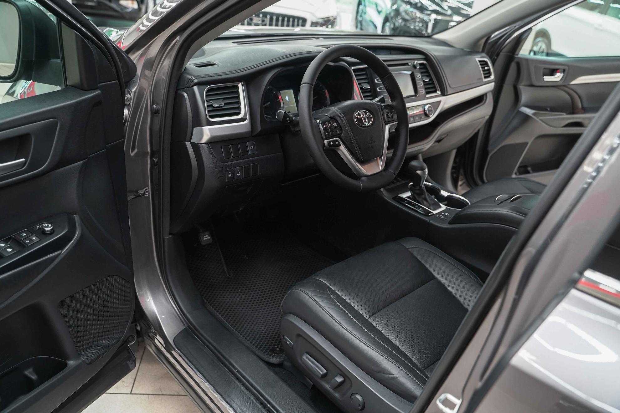 Toyota Highlander 2014, серый, ДЦ Орехово