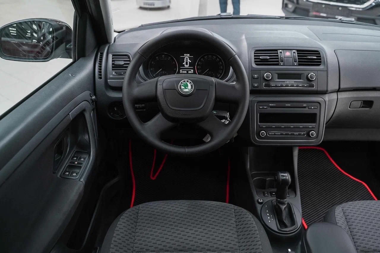 Skoda Roomster 2012, пурпурный, ДЦ Орехово