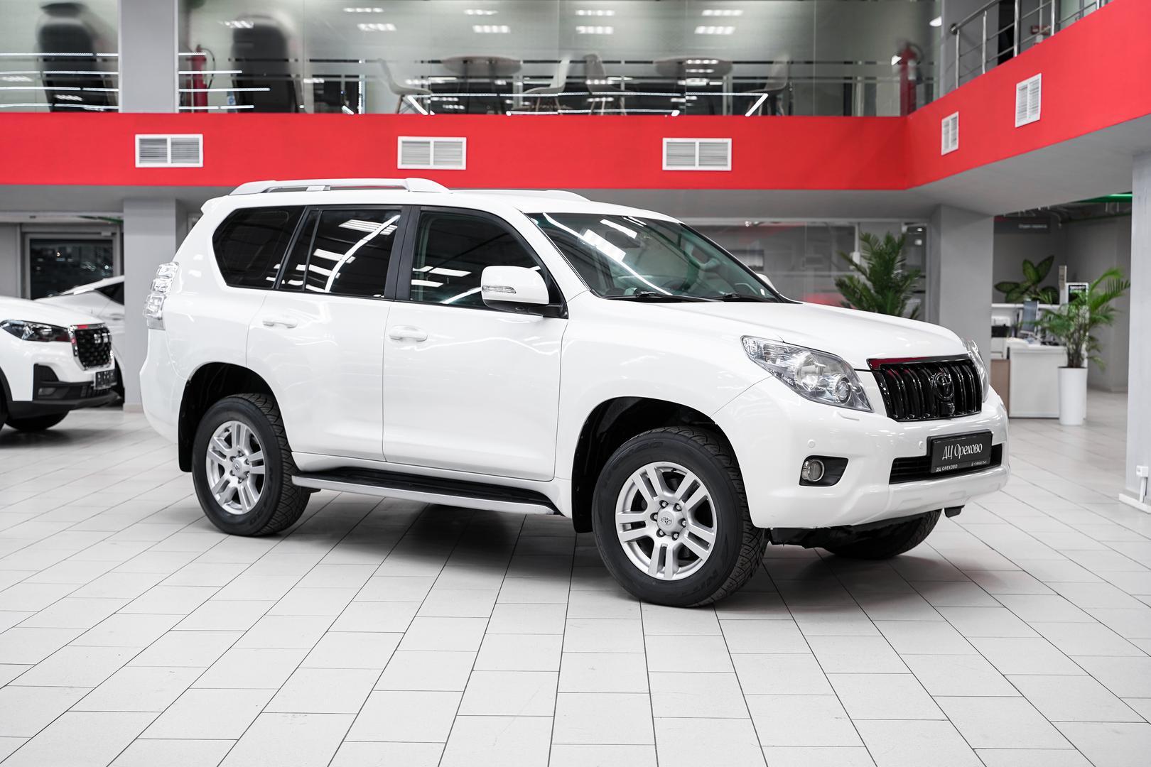 Toyota Land Cruiser Prado 2011, белый, ДЦ Орехово