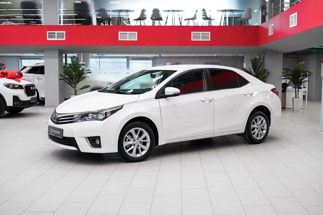Toyota Corolla 2013, белый, ДЦ Орехово