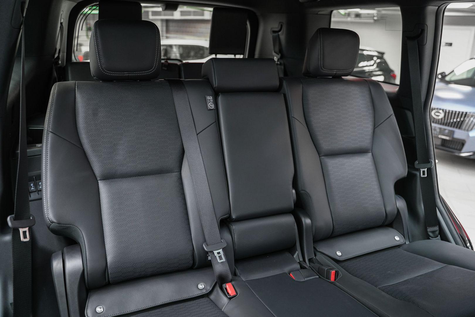 Toyota Land Cruiser Prado 2025, черный, ДЦ Орехово