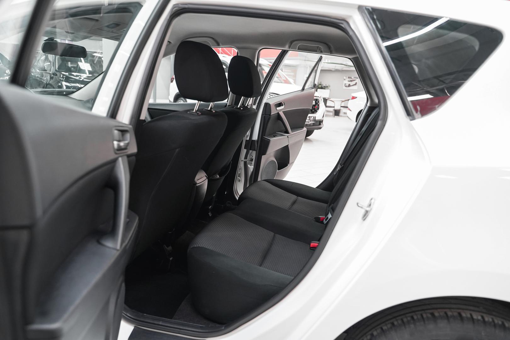 Mazda 3 2013, белый, ДЦ Орехово