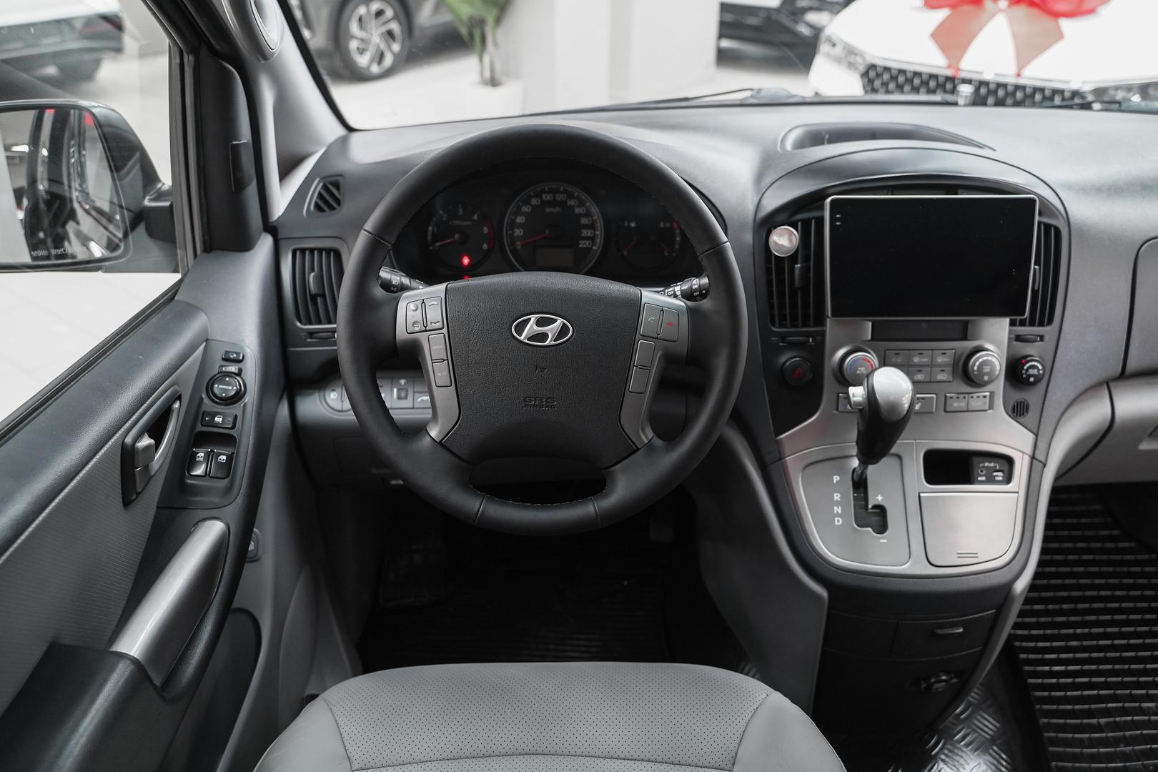 Hyundai Grand Starex 2012, черный, ДЦ Орехово